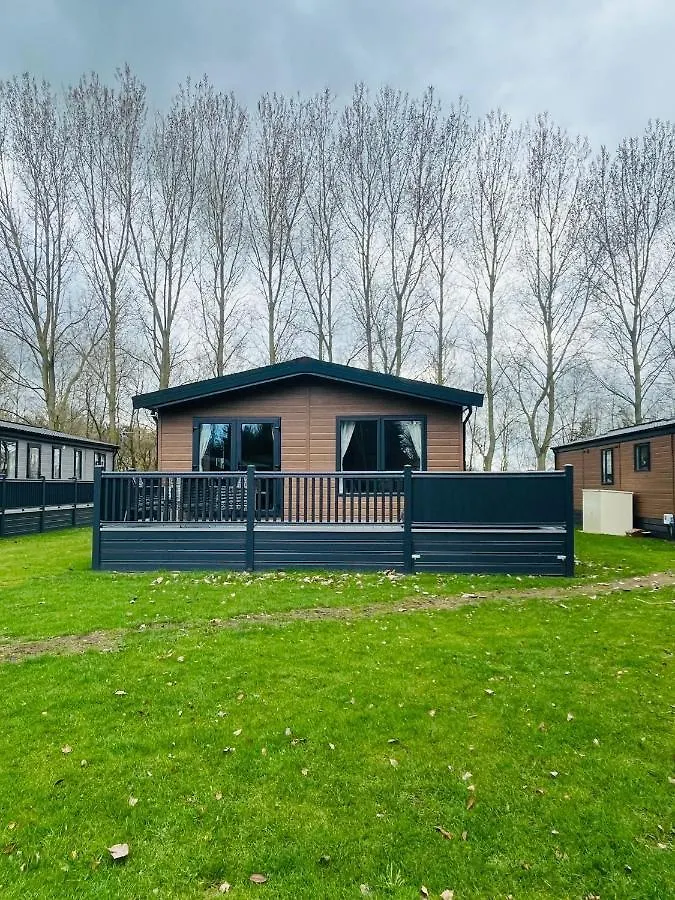 Belle Vue Lodge With Hot Tub 요크 0*,  영국