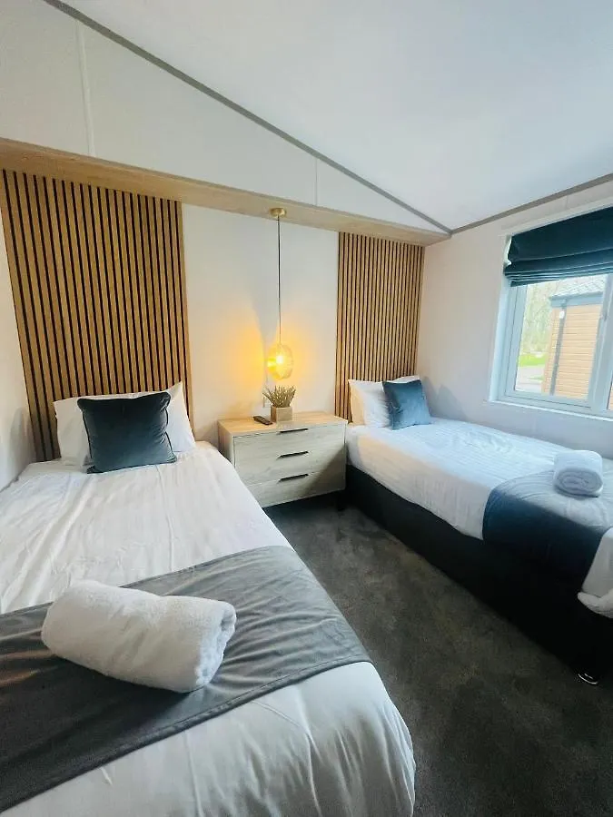 Belle Vue Lodge With Hot Tub York